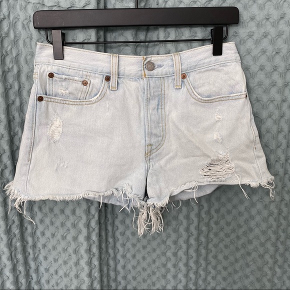 Levi Strauss light wash shorts size 27